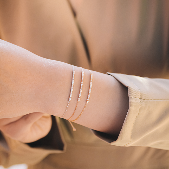 Diamond bar bracelet